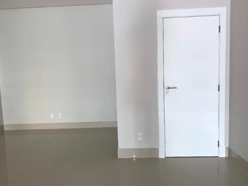 Sala Comercial à venda, 115m2 em Pioneiros, Balneario Camboriu - SC - imagem 9 Foto 9 de Sala Comercial à venda, 115m2 em Pioneiros, Balneario Camboriu - SC