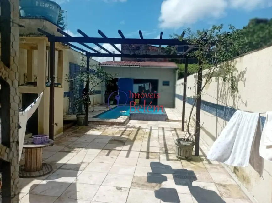 Casa com 6 quartos à venda e para alugar, 317m2 em Canudos, Belem - PA - imagem 2 Foto 2 de Casa com 6 quartos à venda e para alugar, 317m2 em Canudos, Belem - PA