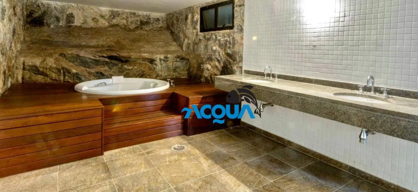 Casa de Condomínio com 5 quartos à venda, 1110m2 em Parque Enseada, Guaruja - SP - imagem 9 Foto 9 de Casa de Condomínio com 5 quartos à venda, 1110m2 em Parque Enseada, Guaruja - SP