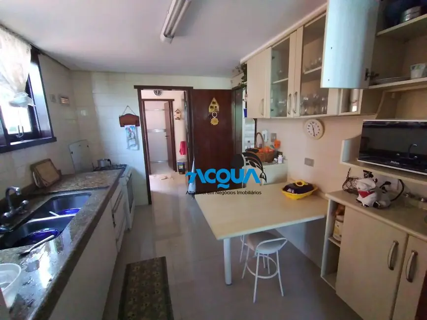 Casa de Condomínio com 5 quartos à venda, 400m2 em Jardim Três Marias, Guaruja - SP - imagem 3 Foto 3 de Casa de Condomínio com 5 quartos à venda, 400m2 em Jardim Três Marias, Guaruja - SP