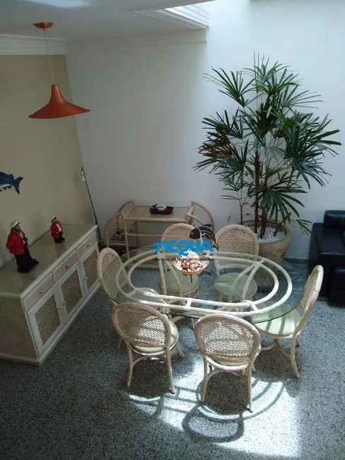 Sobrado com 4 quartos à venda, 280m2 em Jardim Tejereba, Guaruja - SP - imagem 3 Foto 3 de Sobrado com 4 quartos à venda, 280m2 em Jardim Tejereba, Guaruja - SP