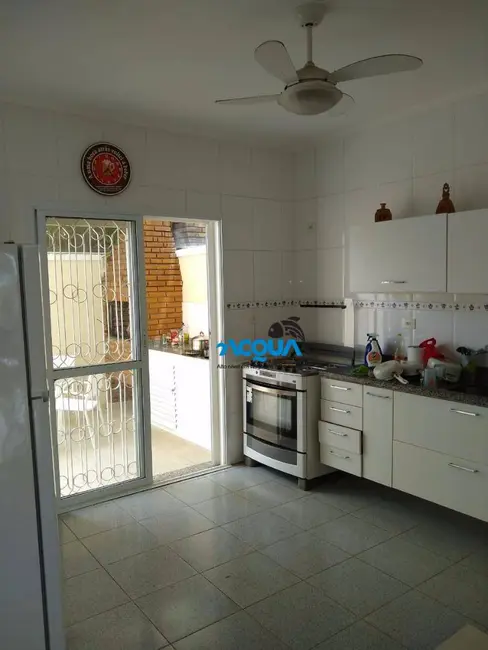Sobrado com 4 quartos à venda, 280m2 em Jardim Tejereba, Guaruja - SP - imagem 3 Foto 3 de Sobrado com 4 quartos à venda, 280m2 em Jardim Tejereba, Guaruja - SP