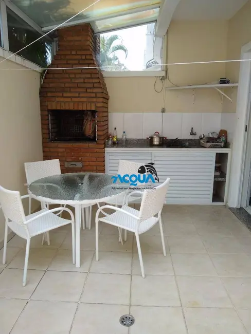Sobrado com 4 quartos à venda, 280m2 em Jardim Tejereba, Guaruja - SP - imagem 8 Foto 8 de Sobrado com 4 quartos à venda, 280m2 em Jardim Tejereba, Guaruja - SP