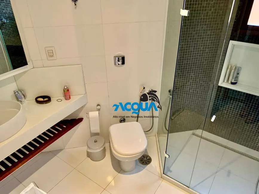 Apartamento com 3 quartos à venda, 170m2 em Guaruja - SP - imagem 8 Foto 8 de Apartamento com 3 quartos à venda, 170m2 em Guaruja - SP