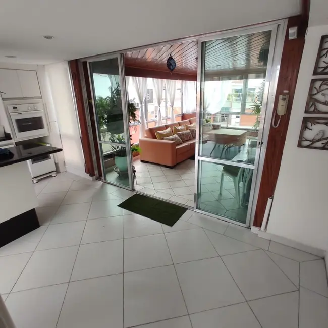 Cobertura com 3 quartos à venda, 170m2 em Jardim Tejereba, Guaruja - SP - imagem 3 Foto 3 de Cobertura com 3 quartos à venda, 170m2 em Jardim Tejereba, Guaruja - SP