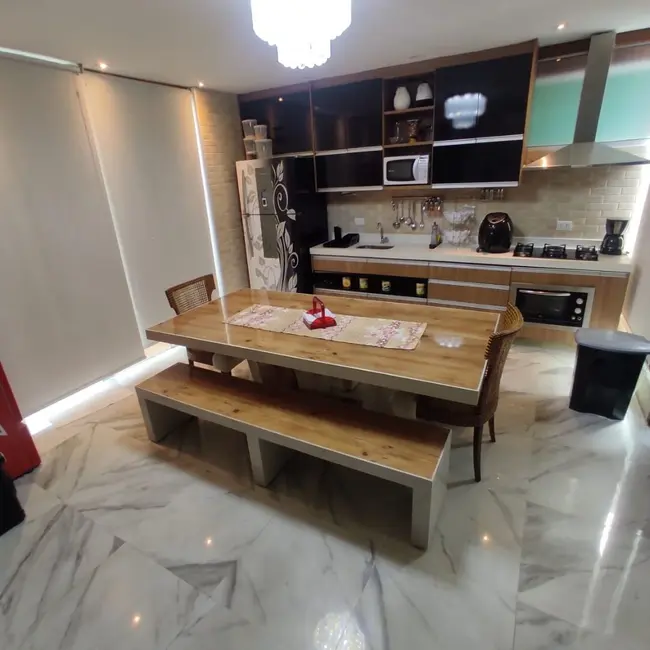 Cobertura com 3 quartos à venda, 170m2 em Jardim Tejereba, Guaruja - SP - imagem 4 Foto 4 de Cobertura com 3 quartos à venda, 170m2 em Jardim Tejereba, Guaruja - SP