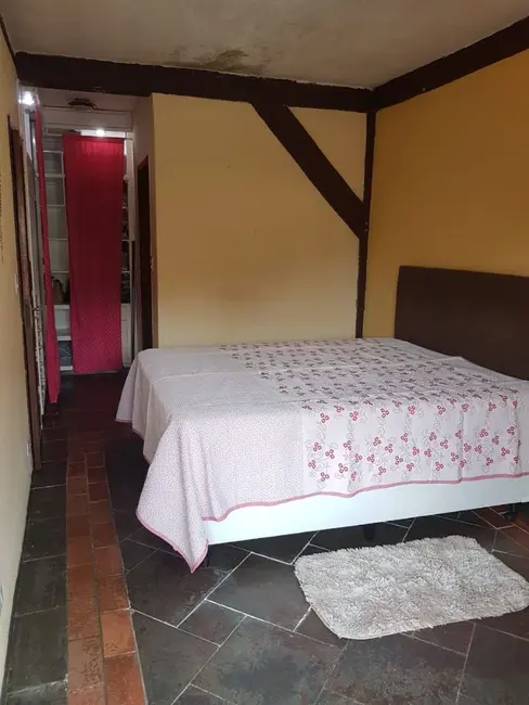 Sobrado com 3 quartos à venda, 112m2 em Jardim Três Marias, Guaruja - SP - imagem 4 Foto 4 de Sobrado com 3 quartos à venda, 112m2 em Jardim Três Marias, Guaruja - SP
