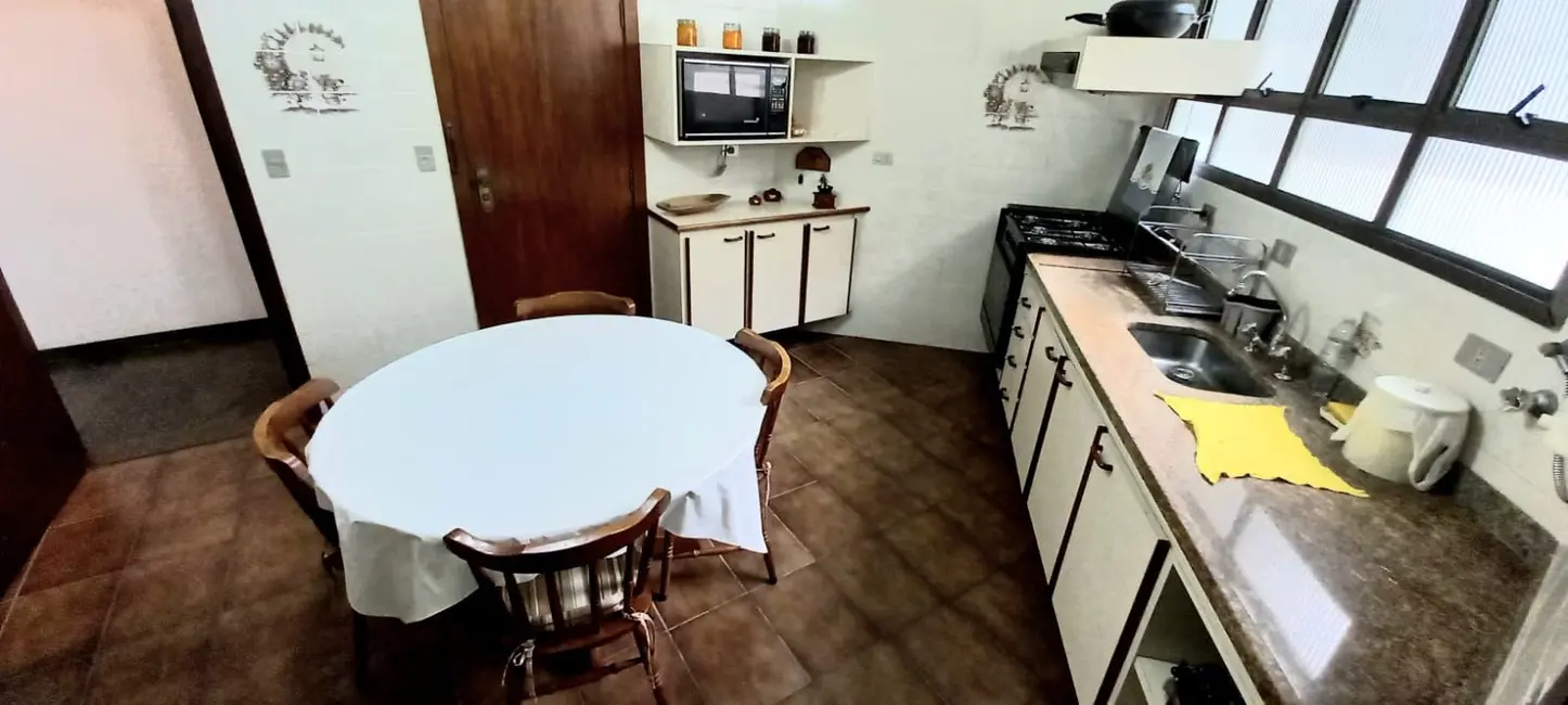 Apartamento com 3 quartos à venda, 180m2 em Jardim Três Marias, Guaruja - SP - imagem 3 Foto 3 de Apartamento com 3 quartos à venda, 180m2 em Jardim Três Marias, Guaruja - SP