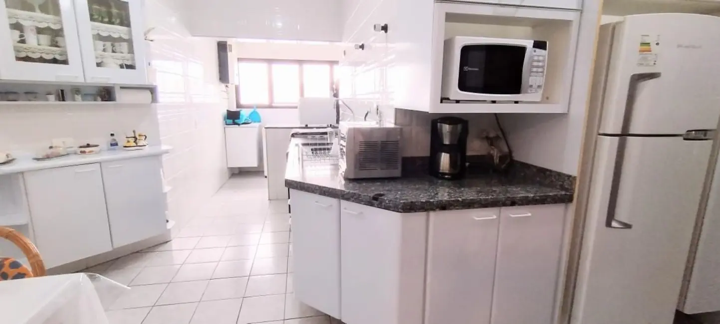 Apartamento com 3 quartos à venda, 105m2 em Guaruja - SP - imagem 2 Foto 2 de Apartamento com 3 quartos à venda, 105m2 em Guaruja - SP