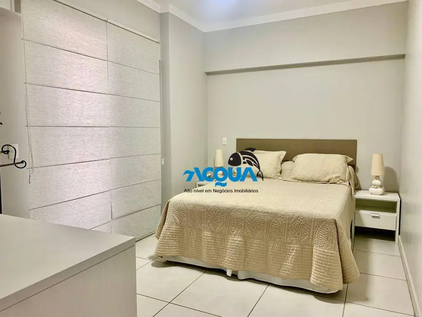Foto 4 de Apartamento com 3 quartos à venda, 130m2 em Guaruja - SP