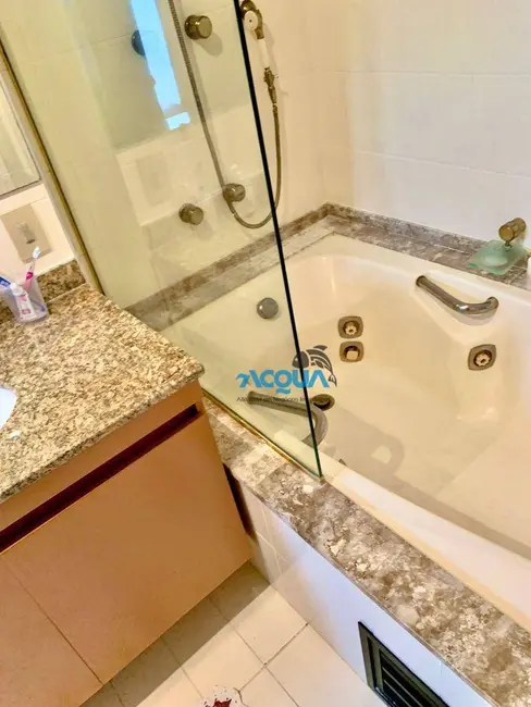 Foto 9 de Apartamento com 3 quartos à venda, 115m2 em Guaruja - SP