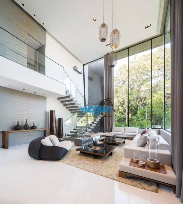 Casa de Condomínio com 8 quartos à venda, 2000m2 em Acapulco, Guaruja - SP - imagem 5 Foto 5 de Casa de Condomínio com 8 quartos à venda, 2000m2 em Acapulco, Guaruja - SP