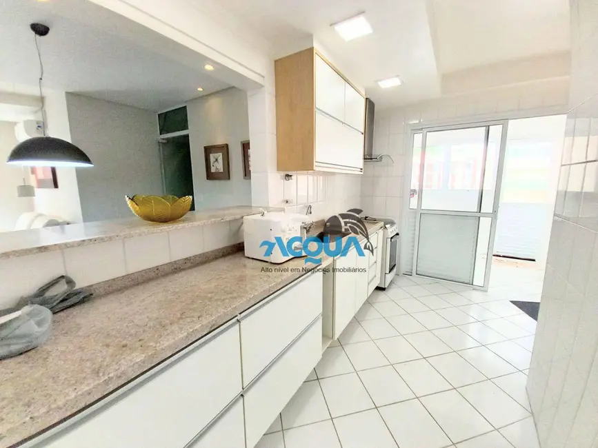 Foto 3 de Apartamento com 3 quartos à venda, 210m2 em Vila Luis Antônio, Guaruja - SP