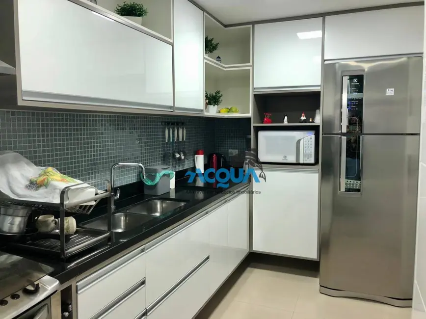 Apartamento com 3 quartos à venda, 114m2 em Pitangueiras, Guaruja - SP - imagem 4 Foto 4 de Apartamento com 3 quartos à venda, 114m2 em Pitangueiras, Guaruja - SP