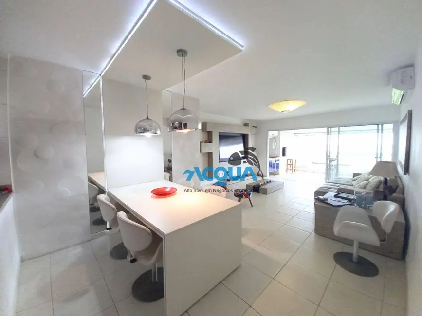 Foto 6 de Apartamento com 4 quartos à venda, 170m2 em Guaruja - SP