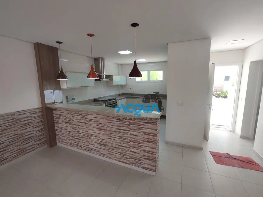 Casa de Condomínio com 4 quartos à venda, 315m2 em Jardim Três Marias, Guaruja - SP - imagem 3 Foto 3 de Casa de Condomínio com 4 quartos à venda, 315m2 em Jardim Três Marias, Guaruja - SP