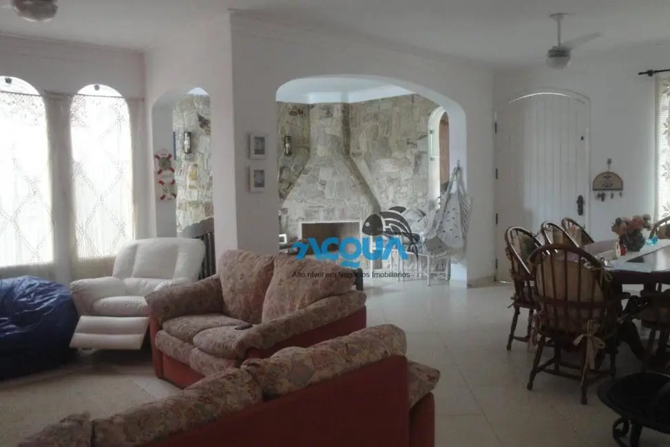 Foto 2 de Casa de Condomínio com 3 quartos à venda, 300m2 em Balneario Praia do Perequê, Guaruja - SP
