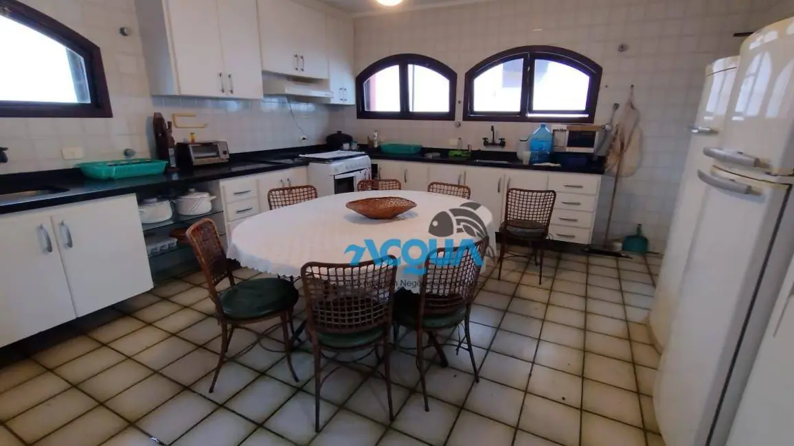 Casa de Condomínio com 6 quartos à venda, 550m2 em Guaruja - SP - imagem 3 Foto 3 de Casa de Condomínio com 6 quartos à venda, 550m2 em Guaruja - SP