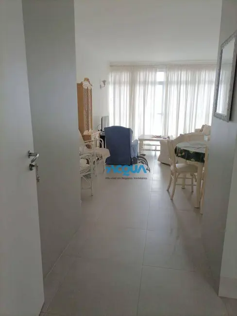 Foto 2 de Apartamento com 2 quartos à venda, 230m2 em Guaruja - SP