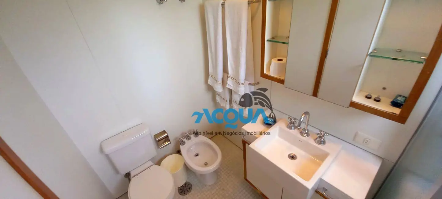 Foto 9 de Apartamento com 3 quartos à venda, 156m2 em Jardim Astúrias, Guaruja - SP