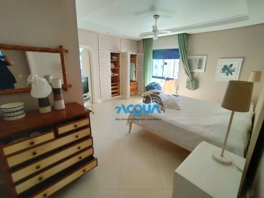 Foto 4 de Apartamento com 6 quartos à venda, 210m2 em Guaruja - SP