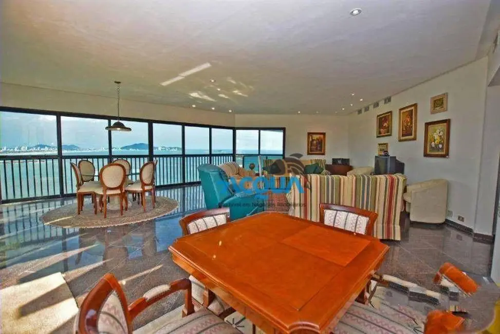 Foto 2 de Apartamento com 3 quartos à venda, 320m2 em Jardim Astúrias, Guaruja - SP