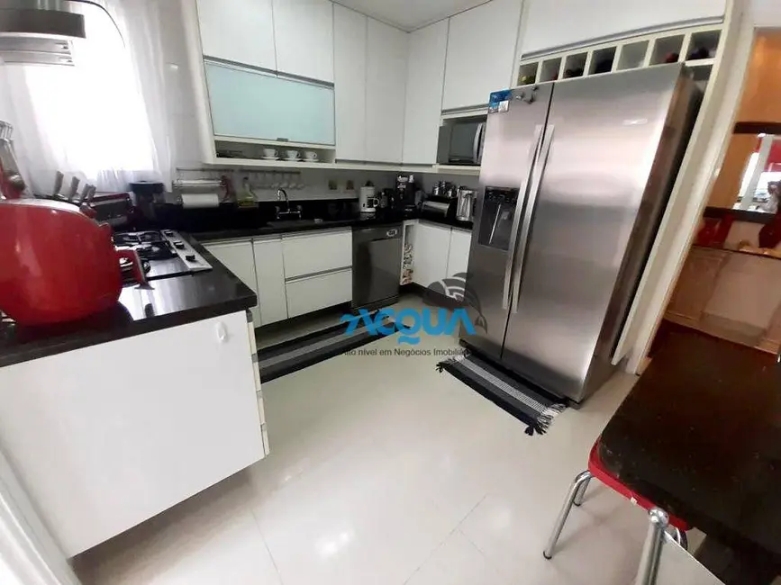 Apartamento com 3 quartos à venda, 115m2 em Guaruja - SP - imagem 6 Foto 6 de Apartamento com 3 quartos à venda, 115m2 em Guaruja - SP