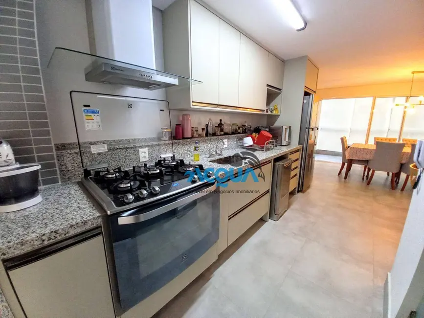 Foto 8 de Apartamento com 3 quartos à venda, 146m2 em Guaruja - SP
