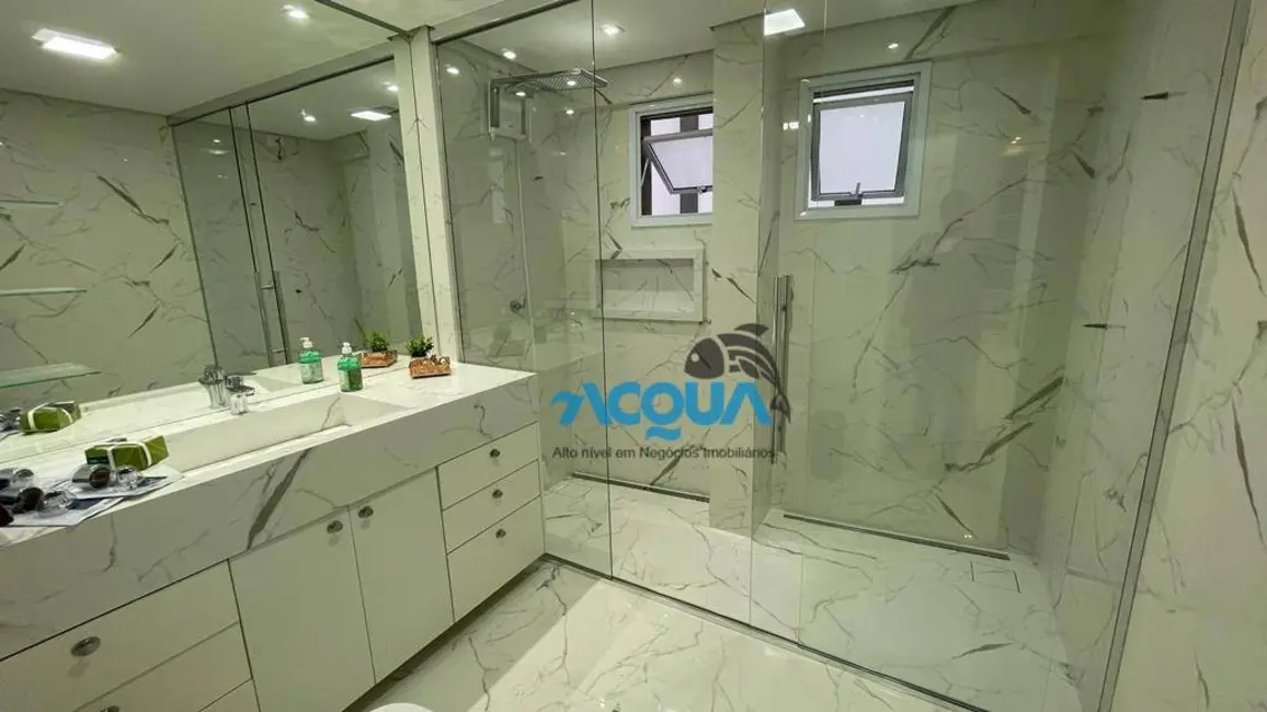 Foto 4 de Apartamento com 3 quartos à venda, 146m2 em Guaruja - SP