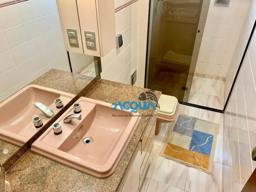 Foto 8 de Apartamento com 3 quartos à venda, 105m2 em Guaruja - SP