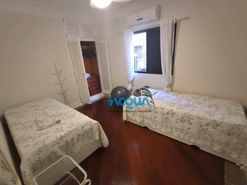 Foto 8 de Apartamento com 3 quartos à venda, 167m2 em Guaruja - SP