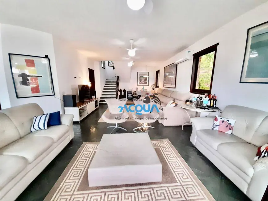 Foto 2 de Casa de Condomínio com 4 quartos à venda, 300m2 em Jardim Três Marias, Guaruja - SP