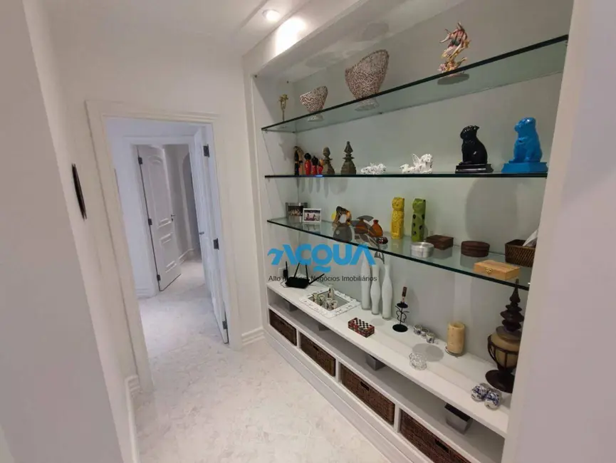 Apartamento com 4 quartos à venda, 180m2 em Guaruja - SP - imagem 3 Foto 3 de Apartamento com 4 quartos à venda, 180m2 em Guaruja - SP