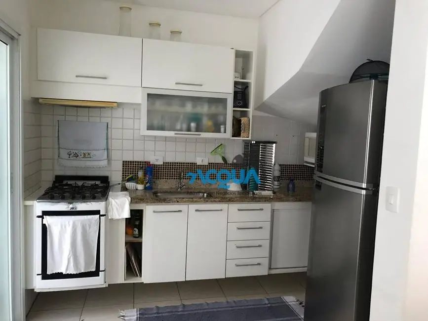 Sobrado com 3 quartos à venda, 180m2 em Guaruja - SP - imagem 3 Foto 3 de Sobrado com 3 quartos à venda, 180m2 em Guaruja - SP