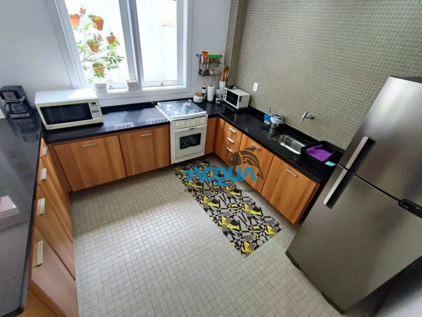 Sobrado com 3 quartos à venda, 208m2 em Guaruja - SP - imagem 6 Foto 6 de Sobrado com 3 quartos à venda, 208m2 em Guaruja - SP