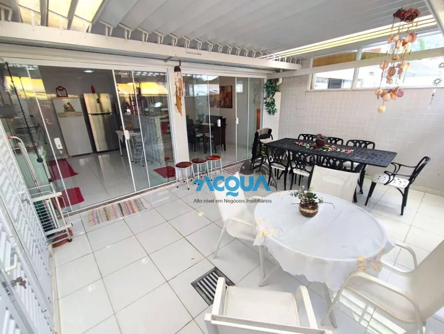 Sobrado com 3 quartos à venda, 208m2 em Guaruja - SP - imagem 5 Foto 5 de Sobrado com 3 quartos à venda, 208m2 em Guaruja - SP