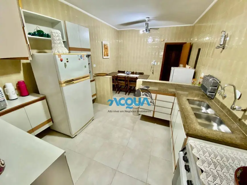 Apartamento com 3 quartos à venda, 160m2 em Barra Funda, Guaruja - SP - imagem 5 Foto 5 de Apartamento com 3 quartos à venda, 160m2 em Barra Funda, Guaruja - SP