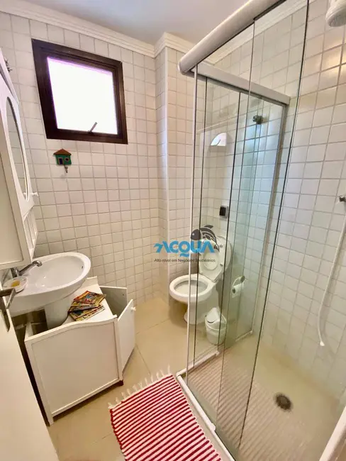 Foto 5 de Apartamento com 2 quartos à venda, 70m2 em Jardim Las Palmas, Guaruja - SP