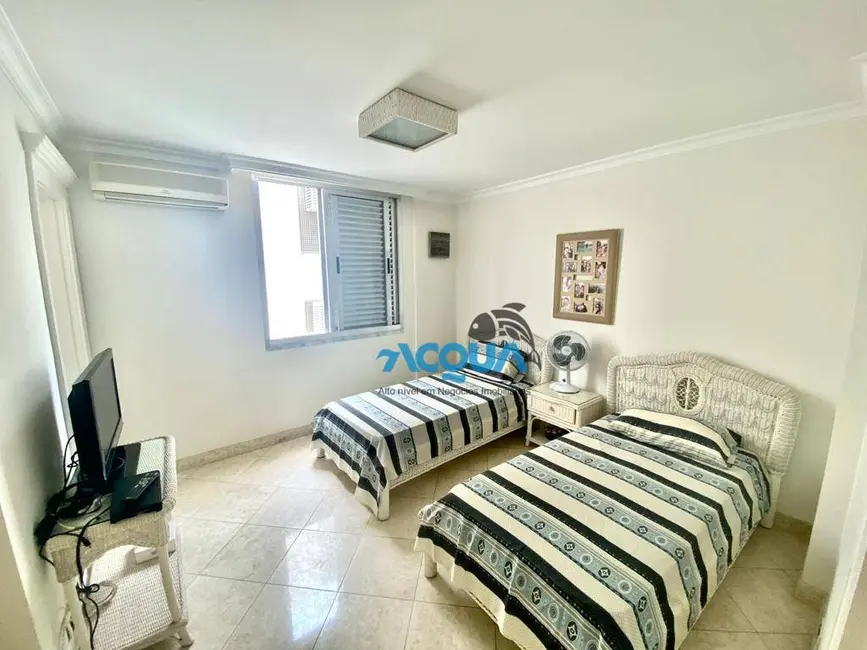 Foto 9 de Apartamento com 4 quartos à venda, 190m2 em Guaruja - SP