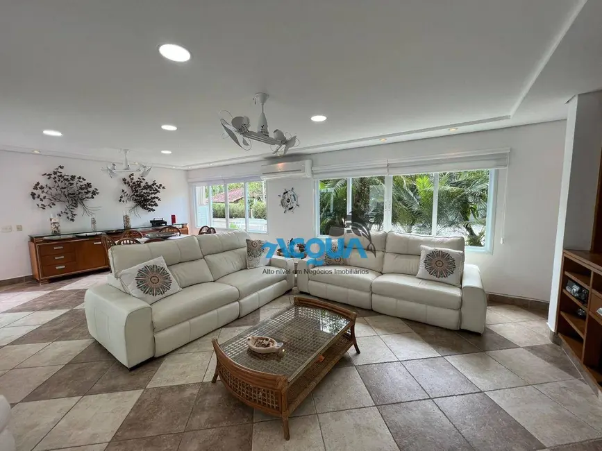 Casa de Condomínio com 7 quartos à venda, 582m2 em Balneario Praia do Perequê, Guaruja - SP - imagem 2 Foto 2 de Casa de Condomínio com 7 quartos à venda, 582m2 em Balneario Praia do Perequê, Guaruja - SP