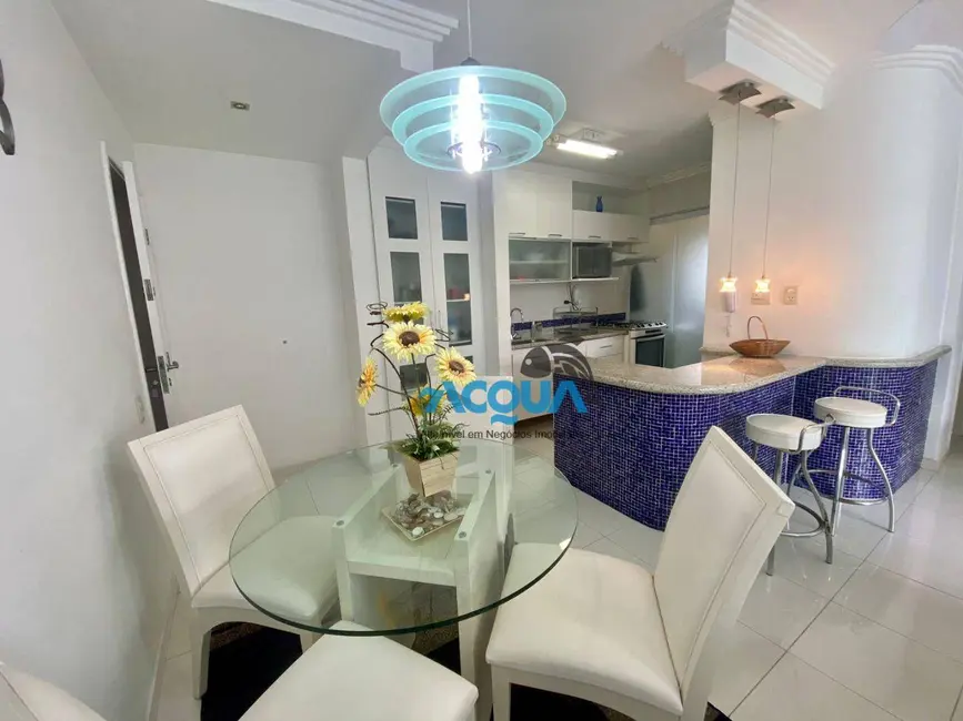 Foto 3 de Apartamento com 2 quartos à venda, 79m2 em Vila Alzira, Guaruja - SP