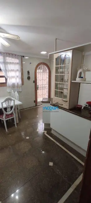 Casa de Condomínio com 6 quartos à venda, 200m2 em Guaruja - SP - imagem 8 Foto 8 de Casa de Condomínio com 6 quartos à venda, 200m2 em Guaruja - SP