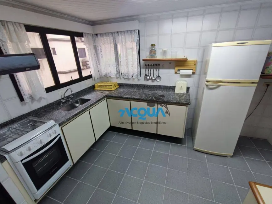 Foto 7 de Apartamento com 3 quartos à venda, 160m2 em Guaruja - SP