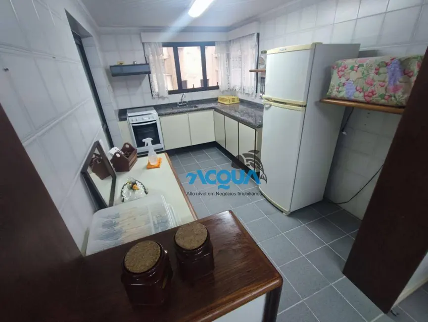 Foto 6 de Apartamento com 3 quartos à venda, 160m2 em Guaruja - SP