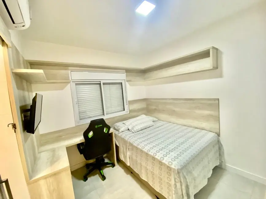 Foto 8 de Apartamento com 3 quartos à venda, 120m2 em Jardim Astúrias, Guaruja - SP