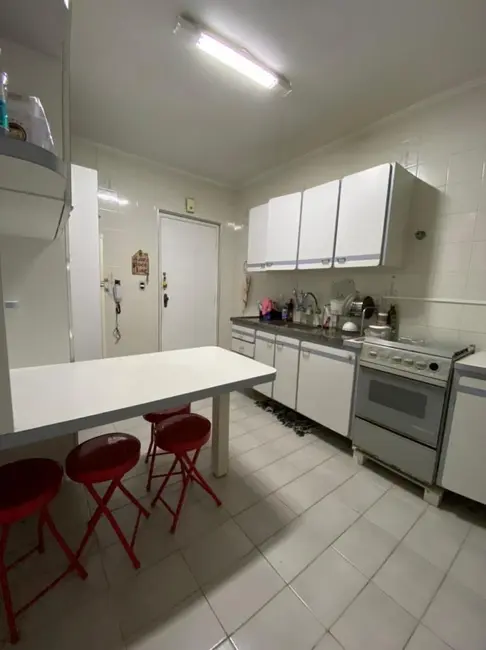 Foto 2 de Apartamento com 2 quartos à venda, 90m2 em Jardim Las Palmas, Guaruja - SP