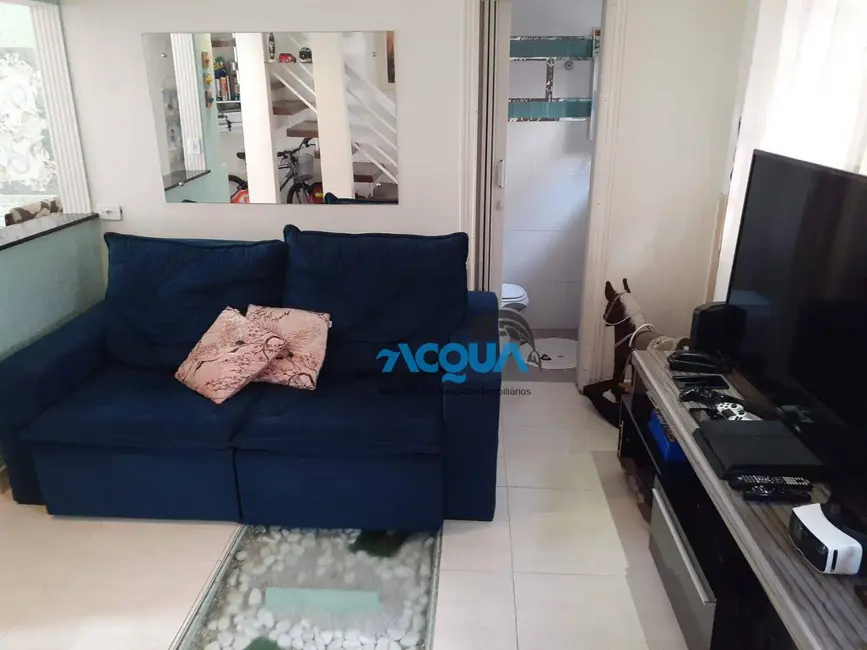 Casa de Condomínio com 2 quartos à venda, 75m2 em Jardim Três Marias, Guaruja - SP - imagem 2 Foto 2 de Casa de Condomínio com 2 quartos à venda, 75m2 em Jardim Três Marias, Guaruja - SP