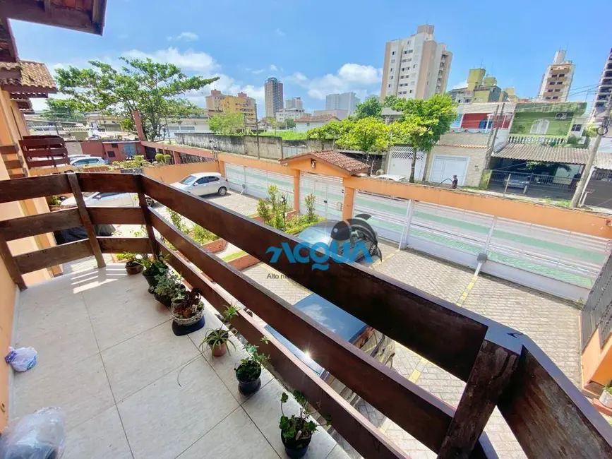 Casa de Condomínio com 2 quartos à venda, 70m2 em Guaruja - SP - imagem 3 Foto 3 de Casa de Condomínio com 2 quartos à venda, 70m2 em Guaruja - SP