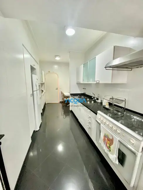 Foto 8 de Apartamento com 4 quartos à venda, 220m2 em Guaruja - SP