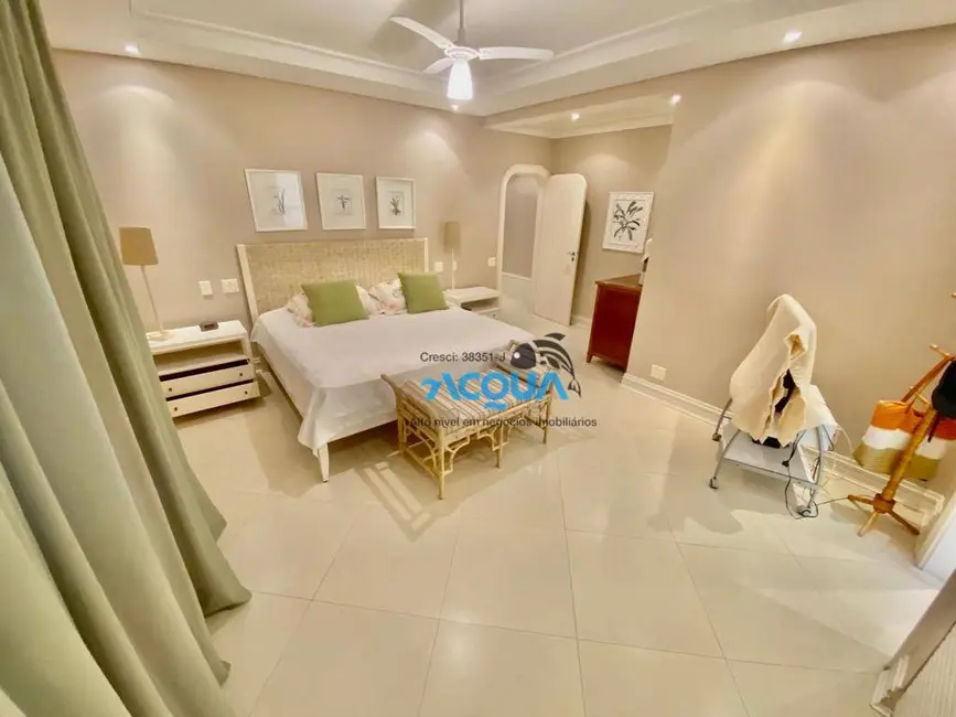Foto 9 de Apartamento com 4 quartos à venda, 220m2 em Guaruja - SP